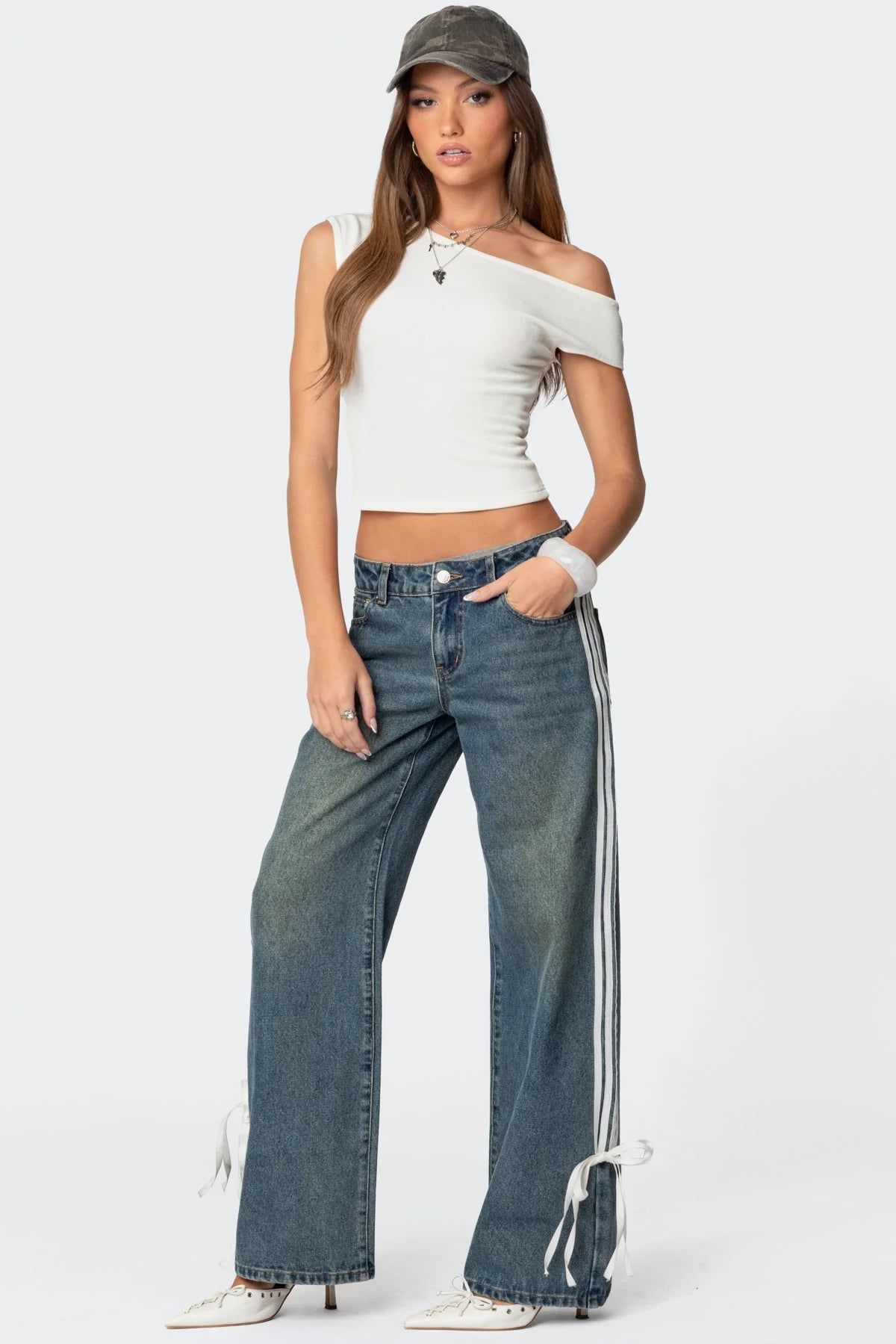 Ribbon Washed Low Rise Baggy Jeans